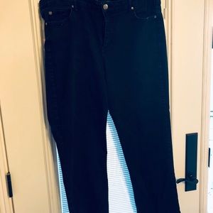Bandolino “Mandie” black straight leg jeans